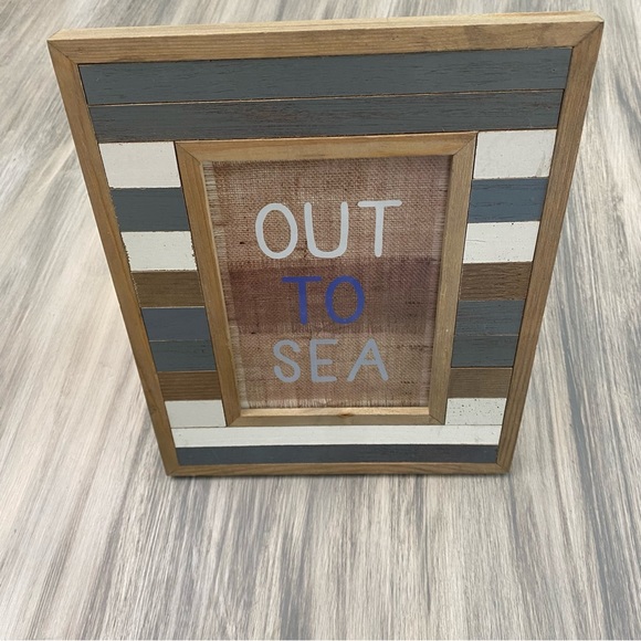 New Nautical Rustic “Out To Sea” Wood Photo Frame with stand holds 5x7 photo - Picture 1 of 7